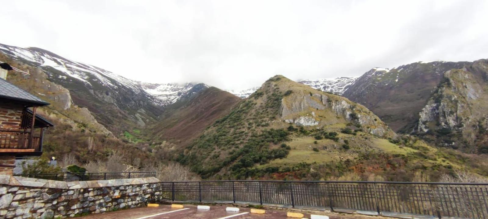 Apartamento El Mirador Del Rosal Ponferrada Exterior foto