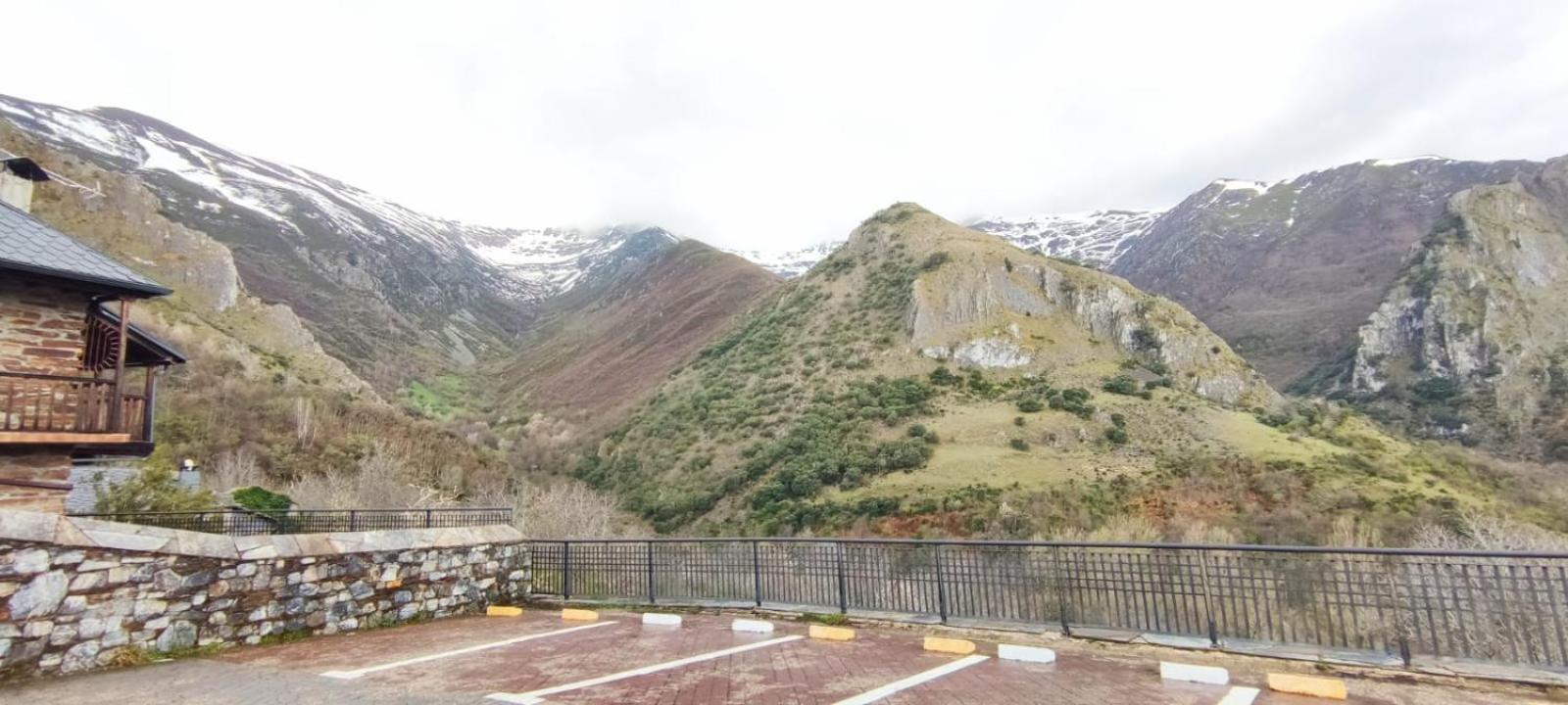 Apartamento El Mirador Del Rosal Ponferrada Exterior foto